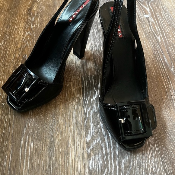 Prada patent leather peep toe heels - Picture 2 of 4